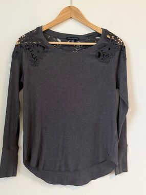 American Eagle Charcoal Grey Floral Lace Shoulder Long Sleeve Waffle Knot Top
